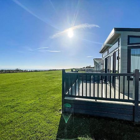 Stunning Caravan With Full Sea Views At Broadland Sands In Suffolk Ref 20236Bs Hopton on Sea Екстер'єр фото