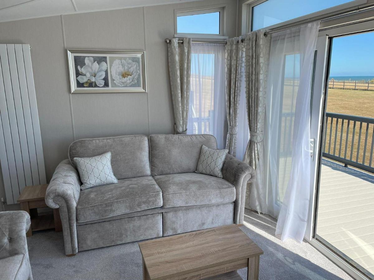 Stunning Caravan With Full Sea Views At Broadland Sands In Suffolk Ref 20236Bs Hopton on Sea Екстер'єр фото