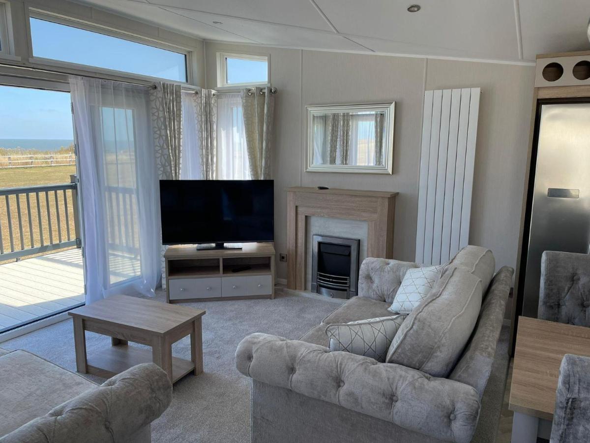 Stunning Caravan With Full Sea Views At Broadland Sands In Suffolk Ref 20236Bs Hopton on Sea Екстер'єр фото
