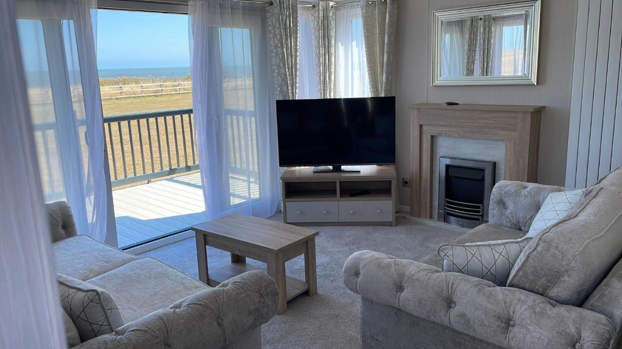 Stunning Caravan With Full Sea Views At Broadland Sands In Suffolk Ref 20236Bs Hopton on Sea Екстер'єр фото