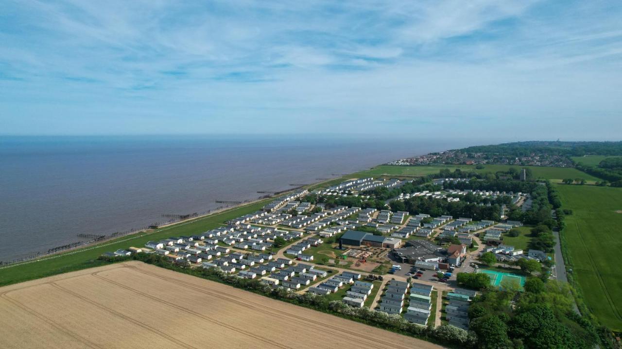 Stunning Caravan With Full Sea Views At Broadland Sands In Suffolk Ref 20236Bs Hopton on Sea Екстер'єр фото