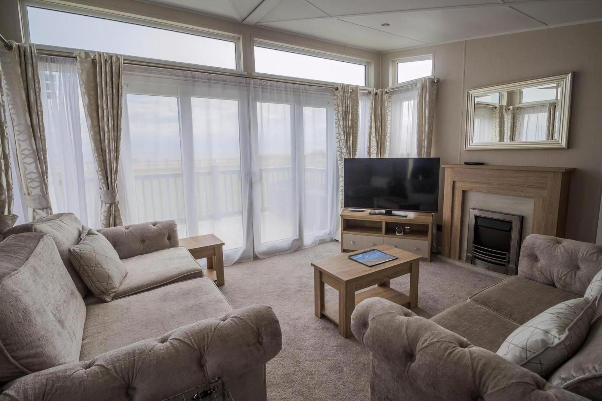Stunning Caravan With Full Sea Views At Broadland Sands In Suffolk Ref 20236Bs Hopton on Sea Екстер'єр фото