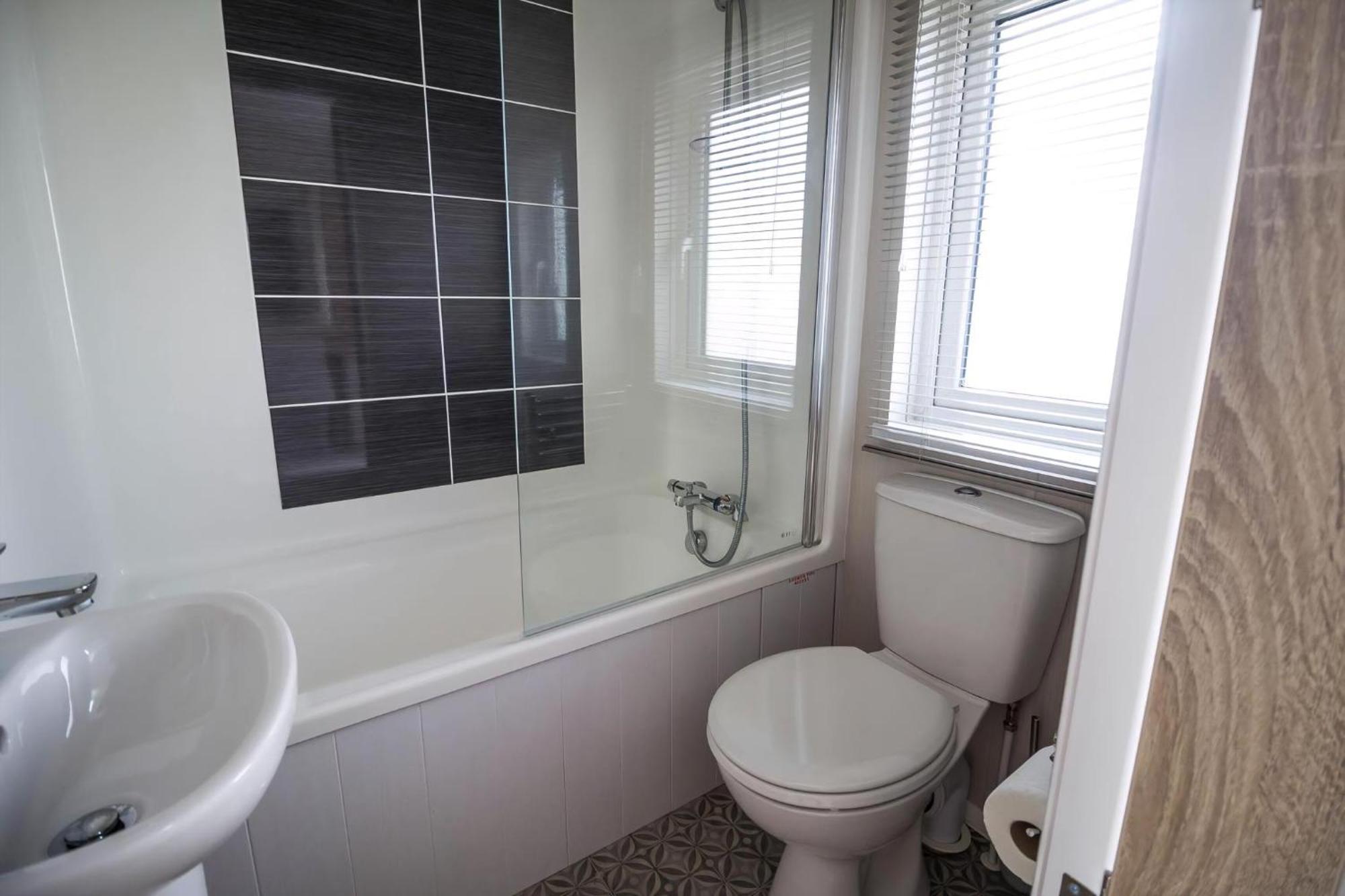 Stunning Caravan With Full Sea Views At Broadland Sands In Suffolk Ref 20236Bs Hopton on Sea Екстер'єр фото