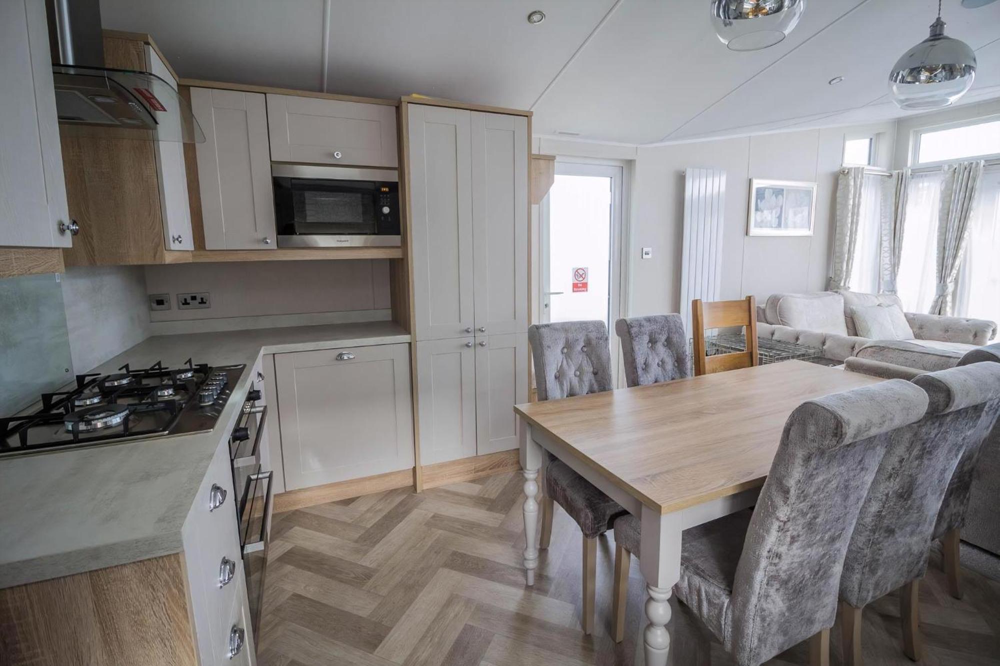 Stunning Caravan With Full Sea Views At Broadland Sands In Suffolk Ref 20236Bs Hopton on Sea Екстер'єр фото