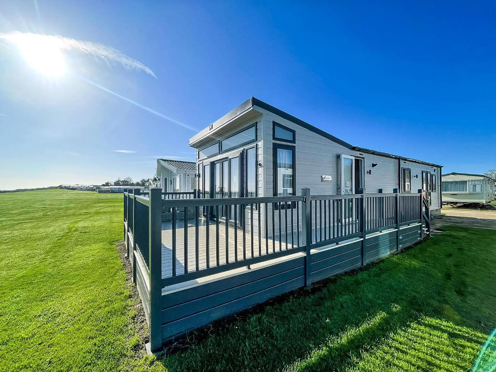 Stunning Caravan With Full Sea Views At Broadland Sands In Suffolk Ref 20236Bs Hopton on Sea Екстер'єр фото